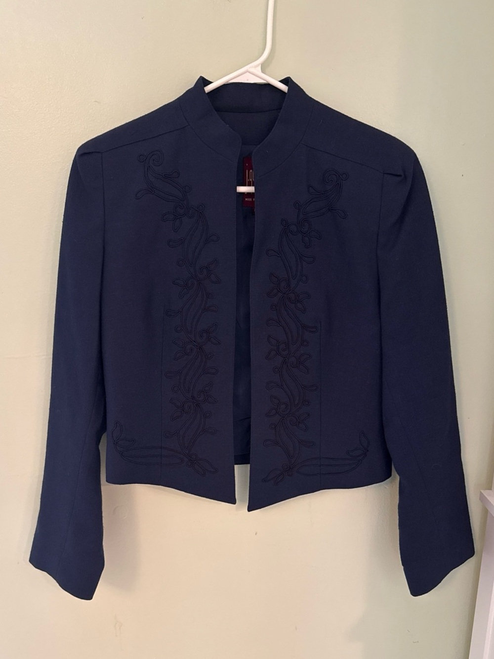 Vintage 80s Women's Navy Blue Embroidered Floral Cropped  Blazer Jacket